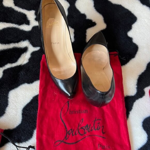 Black Patent Leather Red Bottom Pumps - Picture 1 of 3